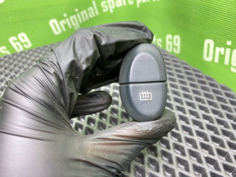 Кнопка обогрева заднего стекла, 1000 рублей, Тверь