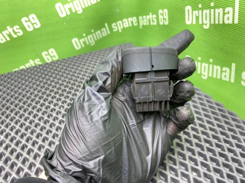 Кнопка обогрева заднего стекла, 1000 рублей, Тверь