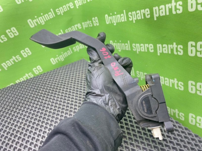 Педаль газа, 1000 рублей, Тверь