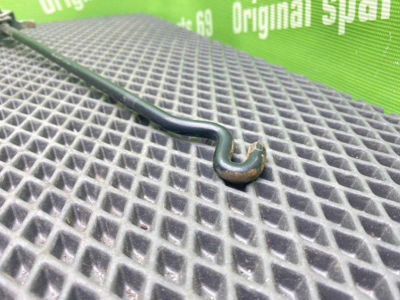 Упор капота, 1000 рублей, Тверь