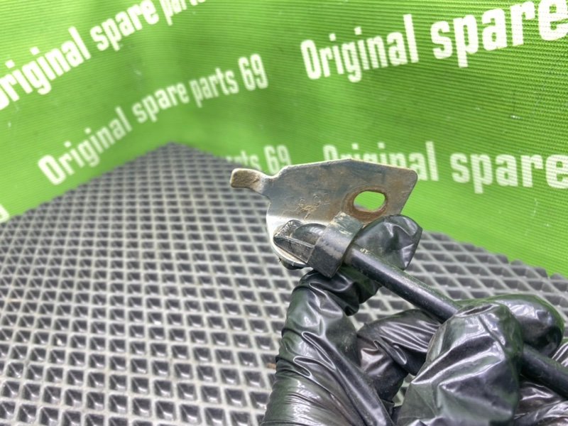 Упор капота, 1000 рублей, Тверь