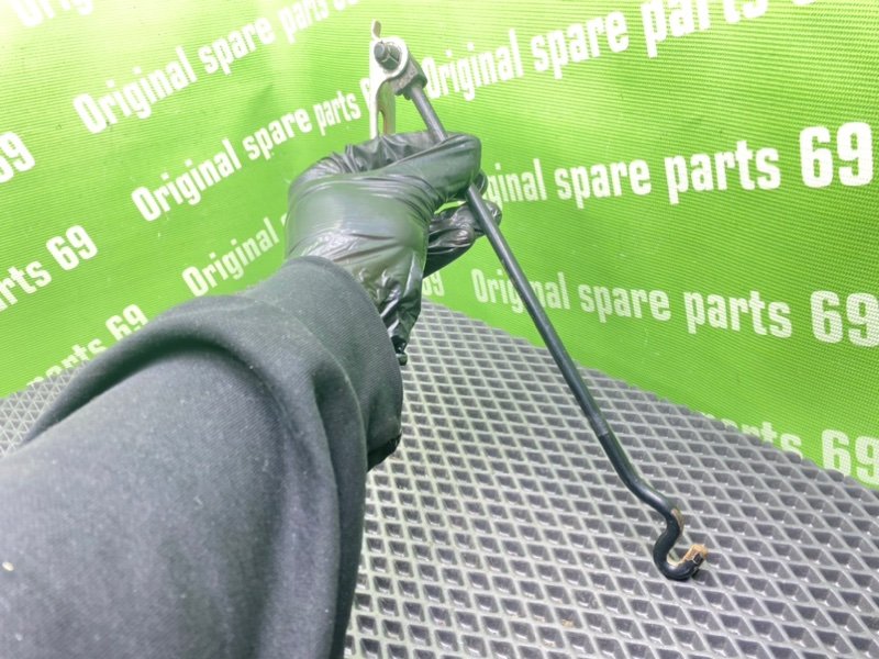 Упор капота, 1000 рублей, Тверь