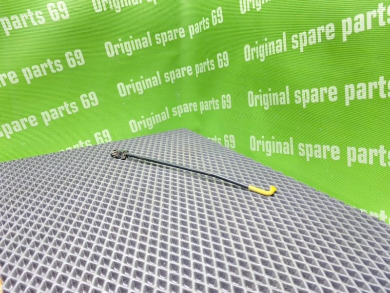 Упор капота, 1000 рублей, Тверь