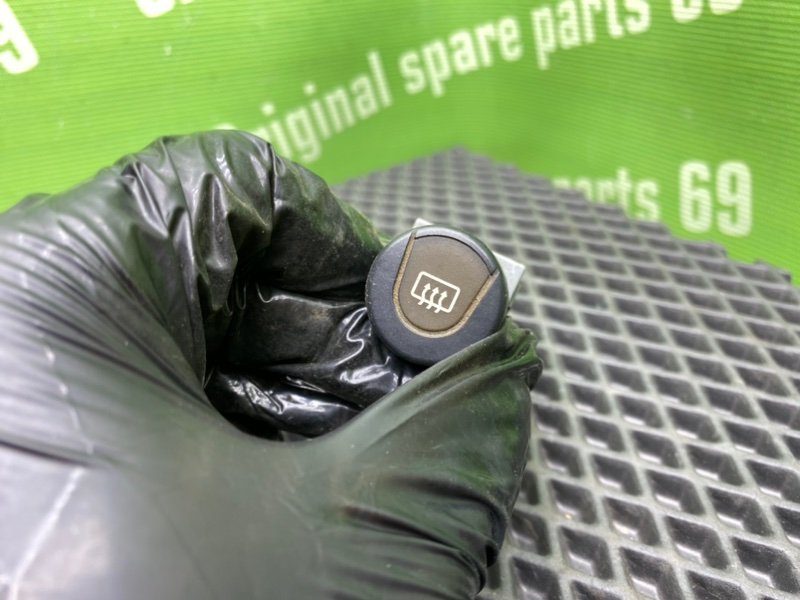 Кнопка обогрева заднего стекла, 500 рублей, Тверь