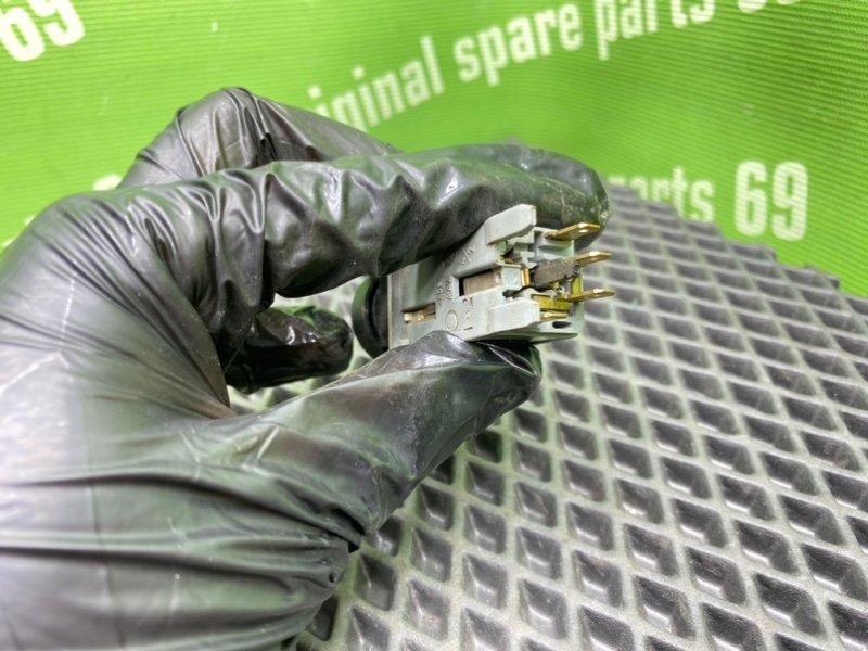 Кнопка обогрева заднего стекла, 500 рублей, Тверь