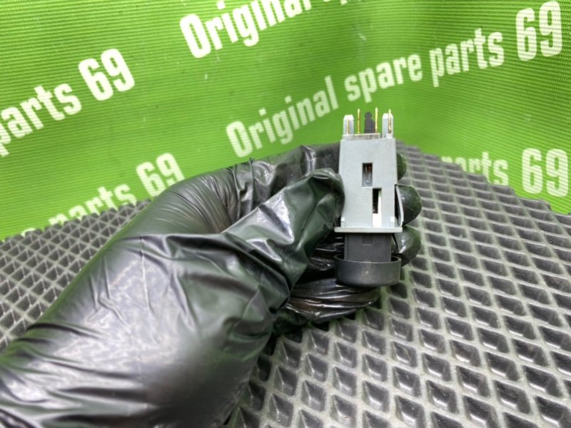 Кнопка обогрева заднего стекла, 500 рублей, Тверь