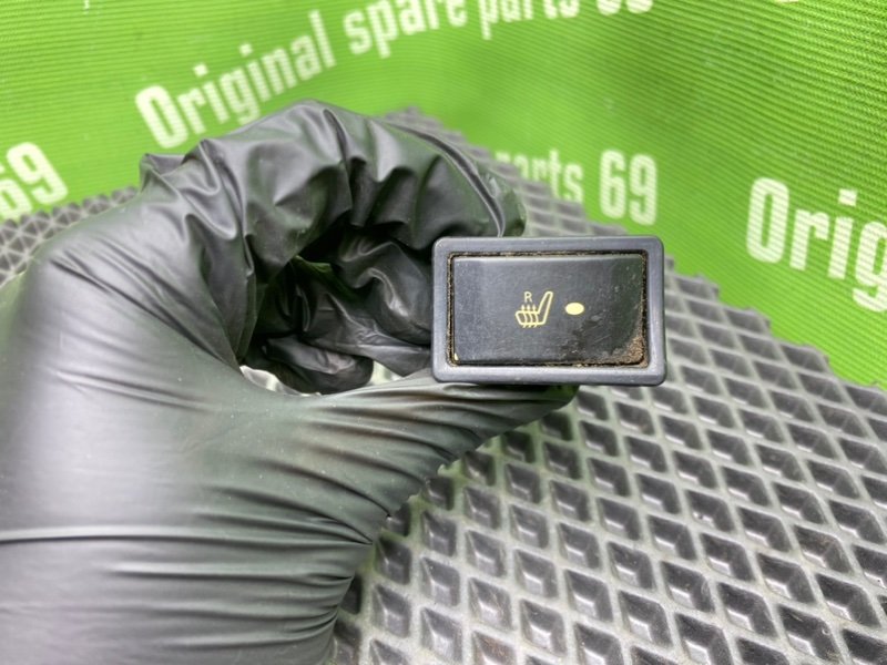 Кнопка обогрева сидений, 800 рублей, Тверь