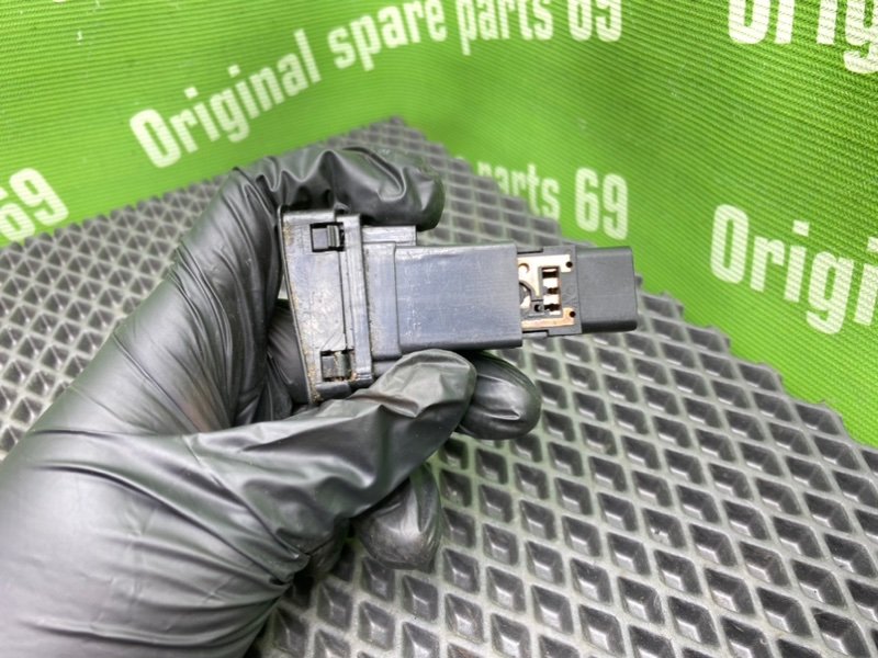 Кнопка обогрева сидений, 800 рублей, Тверь