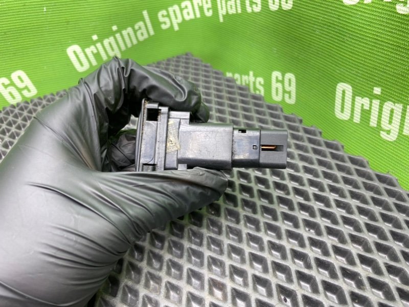 Кнопка обогрева сидений, 800 рублей, Тверь