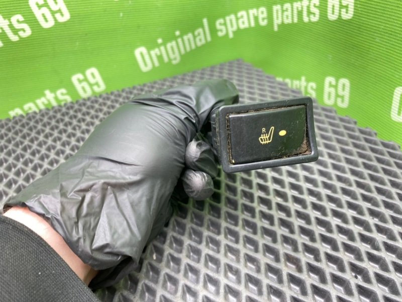 Кнопка обогрева сидений, 800 рублей, Тверь