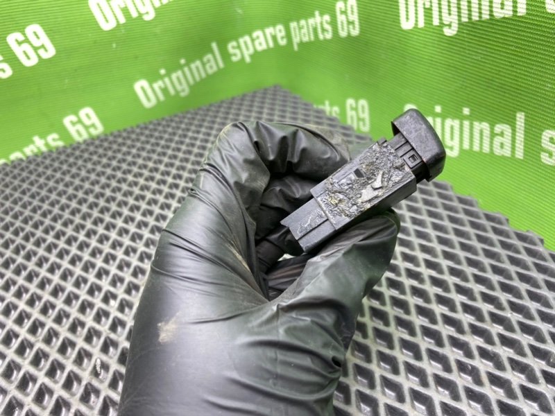 Кнопка аварийки, 800 рублей, Тверь