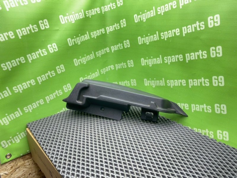 Кронштейн полки багажника, 500 рублей, Тверь