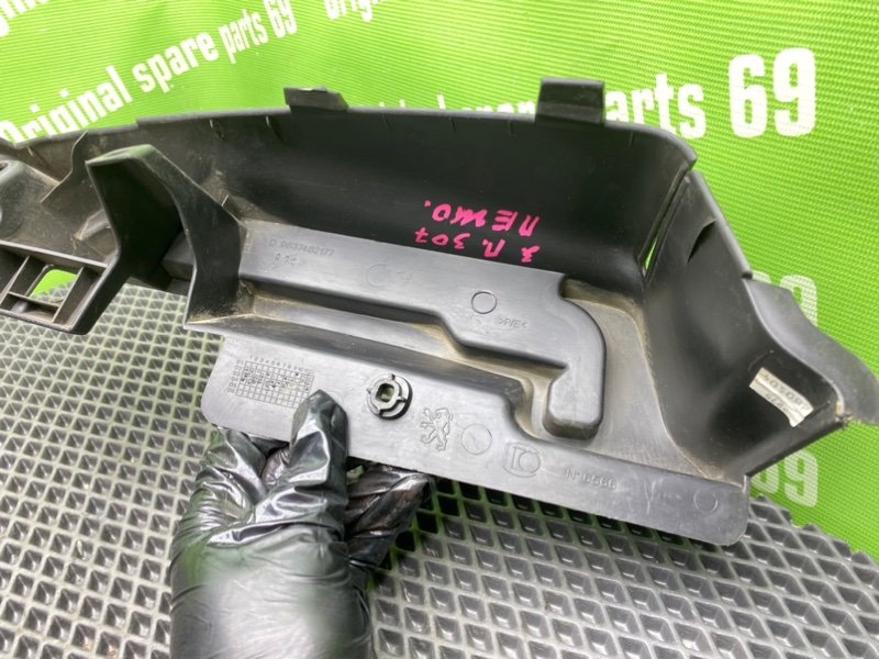 Кронштейн полки багажника, 500 рублей, Тверь