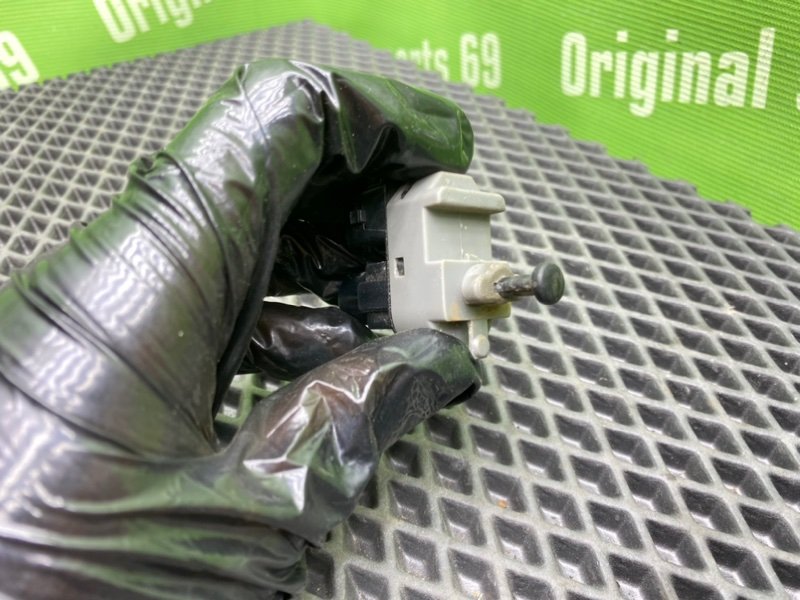 Концевик стоп-сигнала, 1000 рублей, Тверь