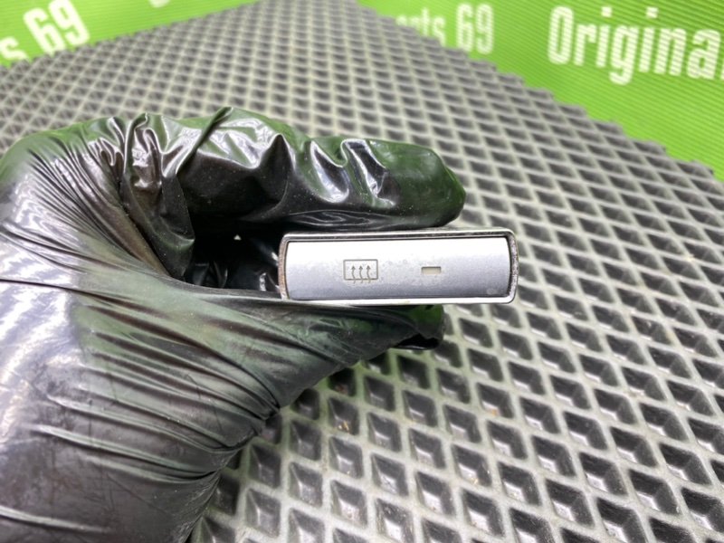 Кнопка обогрева заднего стекла, 600 рублей, Тверь