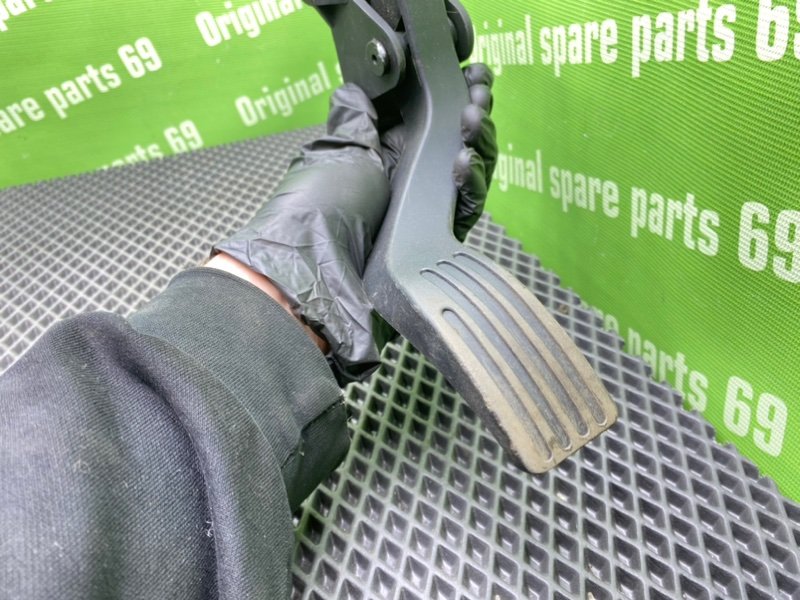 Педаль газа, 700 рублей, Тверь