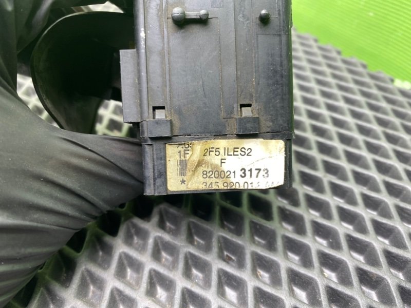 Подрулевой переключатель дворников, 1000 рублей, Тверь