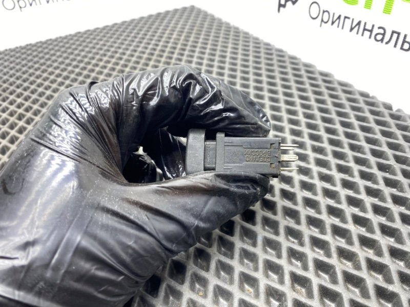 Кнопка ПТФ, 500 рублей, Тверь