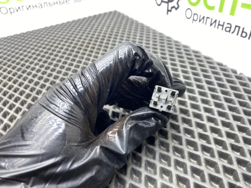 Кнопка ПТФ, 500 рублей, Тверь