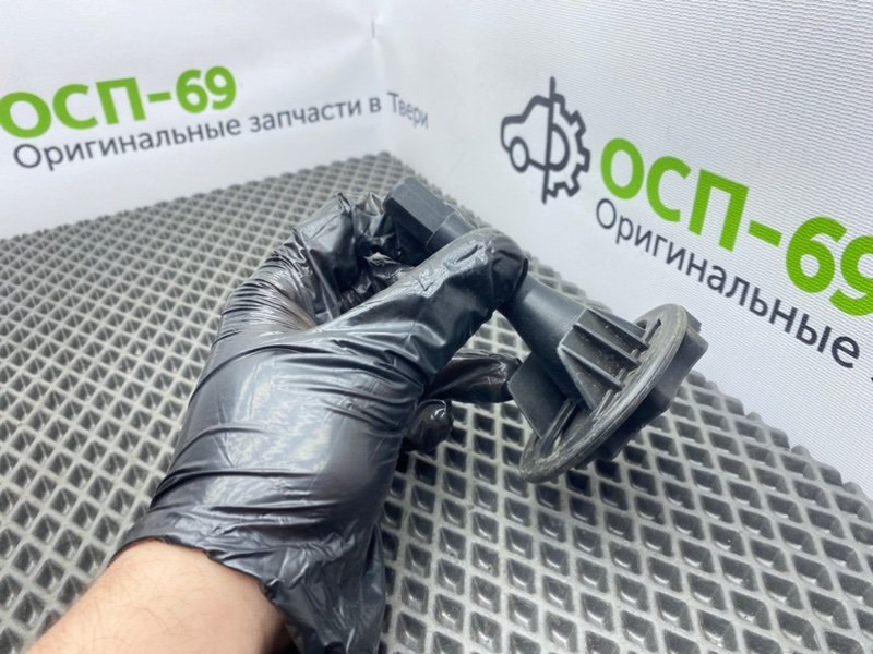 Крепление запаски, 500 рублей, Тверь