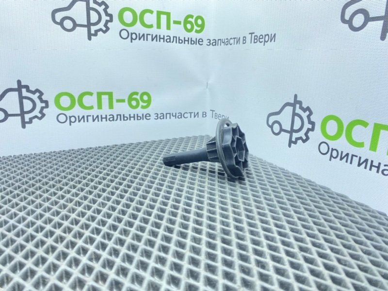 Крепление запаски, 500 рублей, Тверь