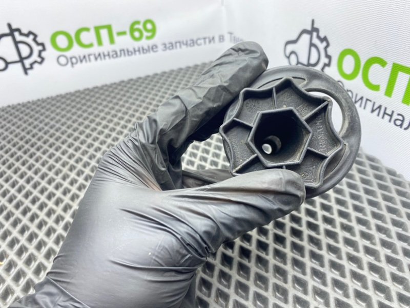 Крепление запаски, 500 рублей, Тверь