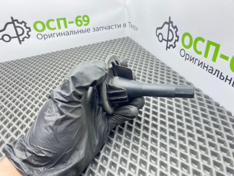 Крепление запаски, 500 рублей, Тверь