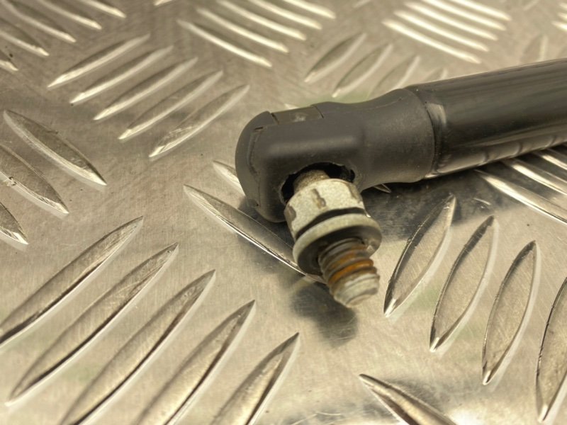 Амортизатор капота, 600 рублей, Тверь