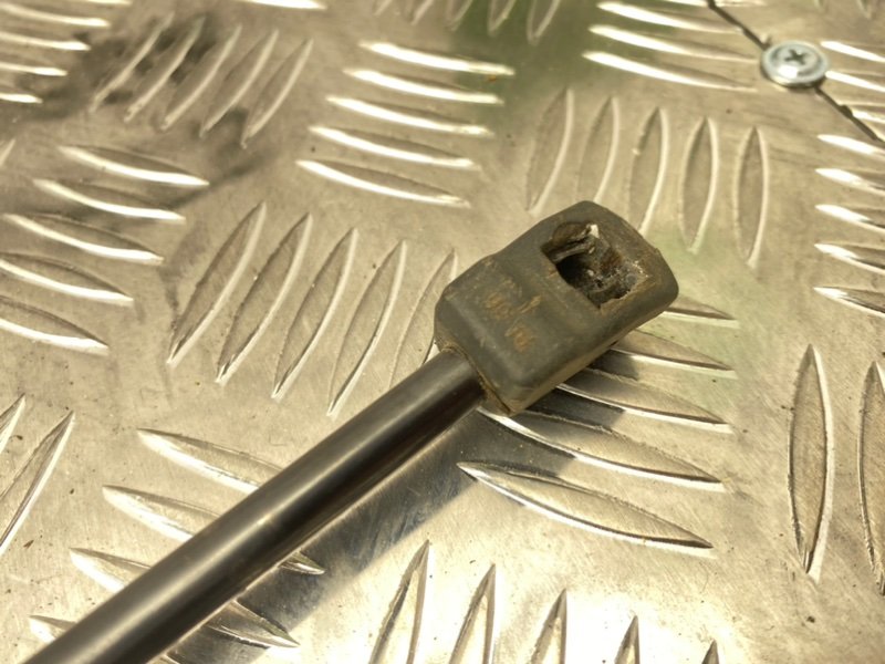 Амортизатор капота, 600 рублей, Тверь