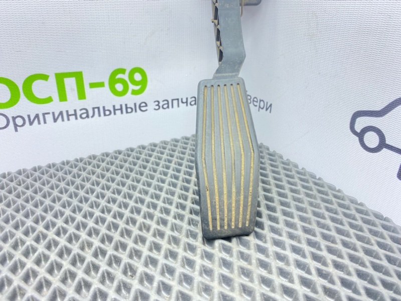 Педаль газа, 800 рублей, Тверь