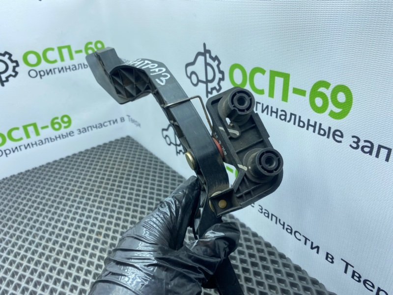 Педаль газа, 800 рублей, Тверь