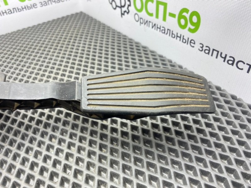 Педаль газа, 800 рублей, Тверь