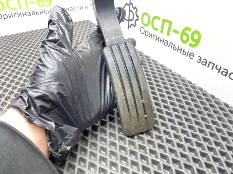 Педаль газа, 800 рублей, Тверь