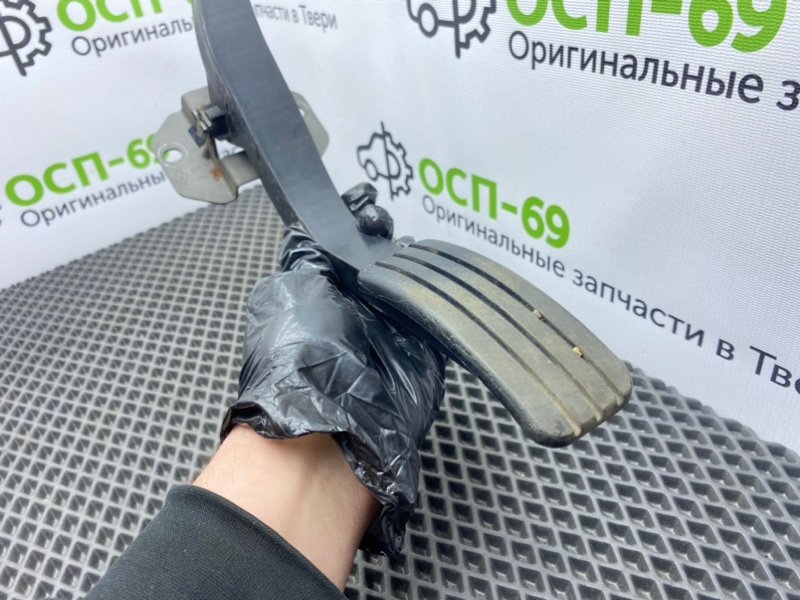 Педаль газа, 800 рублей, Тверь