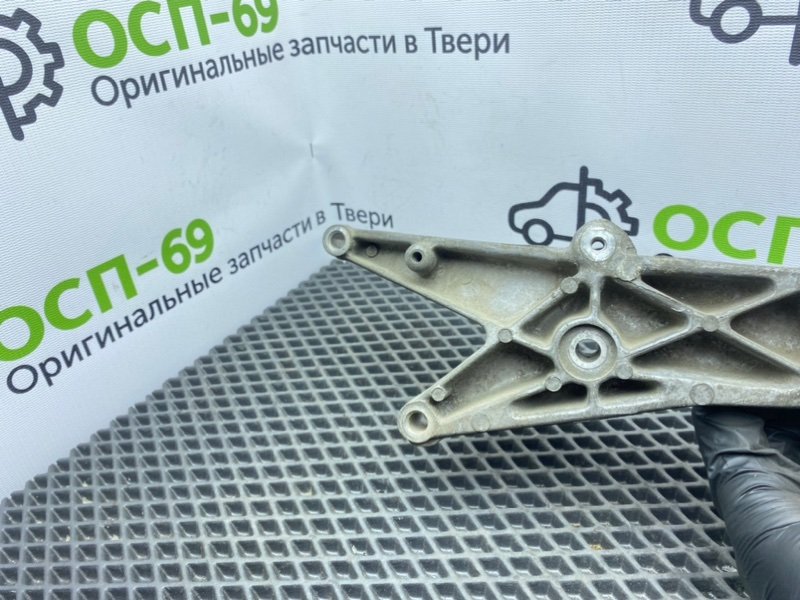 Кронштейн компрессора кондиционера, 1600 рублей, Тверь