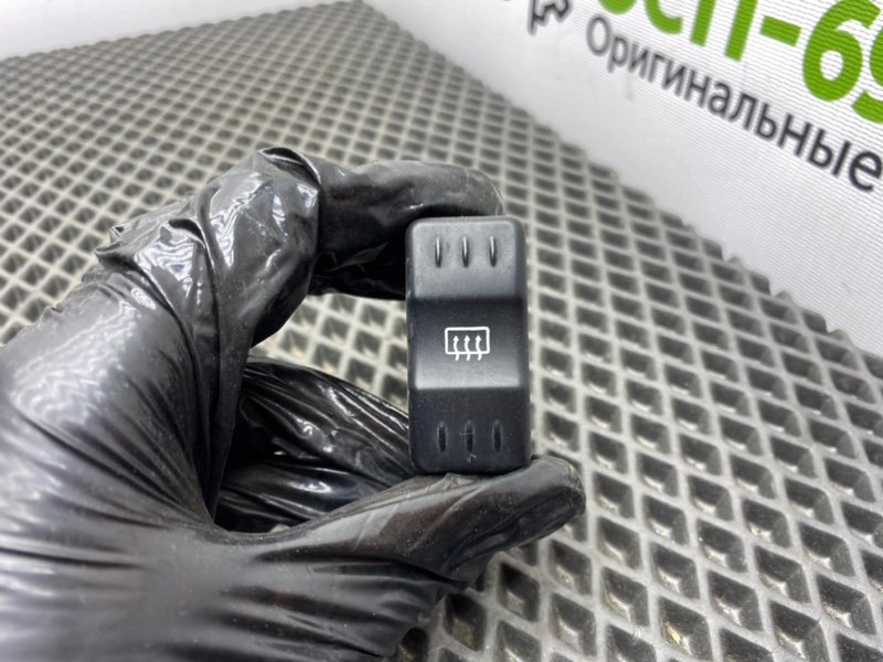 Кнопка обогрева заднего стекла, 600 рублей, Тверь