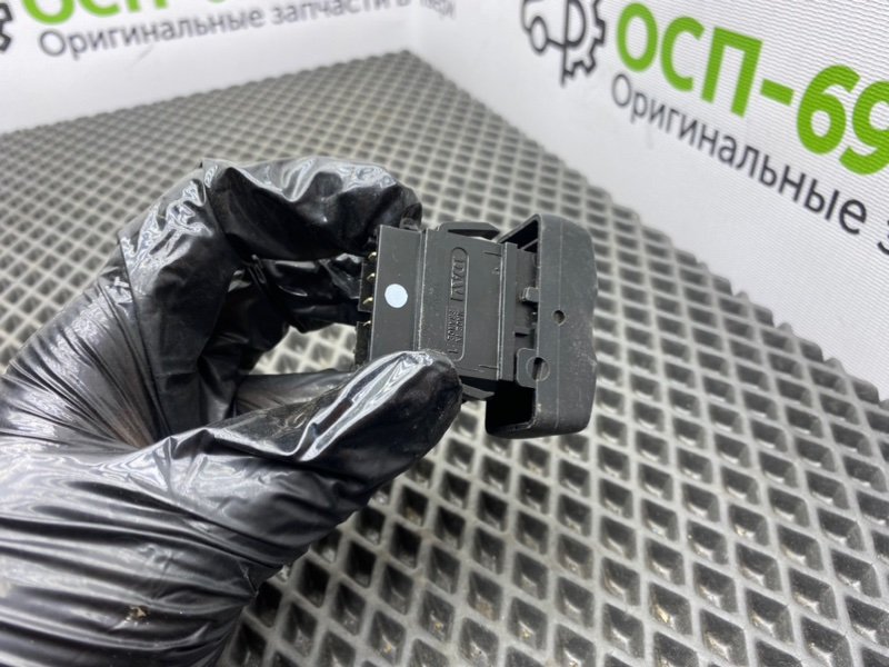 Кнопка обогрева заднего стекла, 600 рублей, Тверь