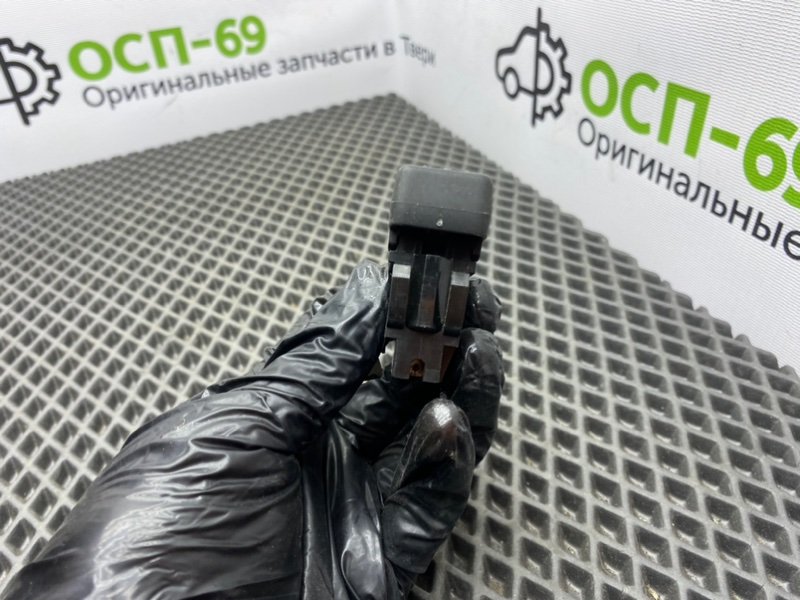 Кнопка обогрева заднего стекла, 600 рублей, Тверь