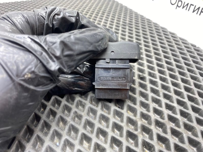 Кнопка центрального замка, 500 рублей, Тверь