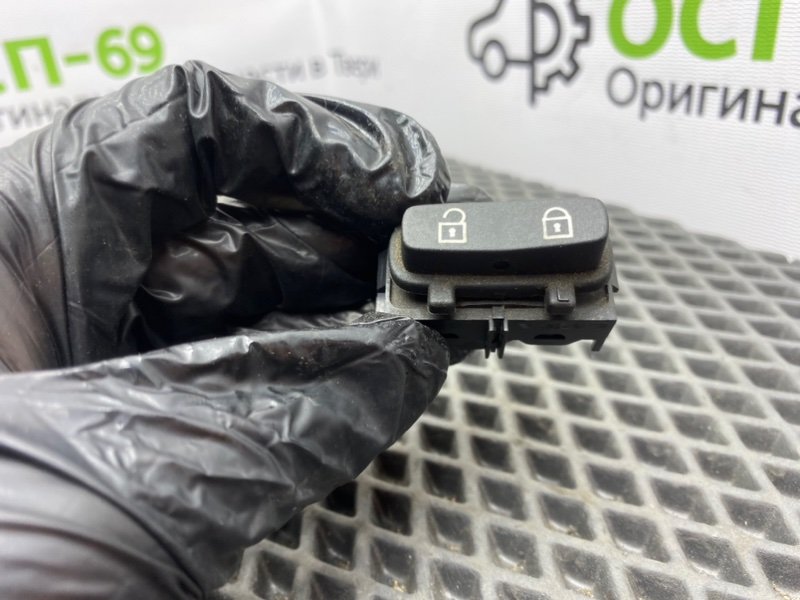 Кнопка центрального замка, 800 рублей, Тверь