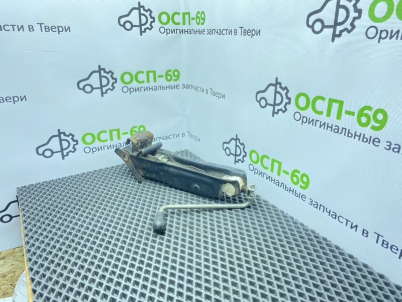 Домкрат, 1600 рублей, Тверь