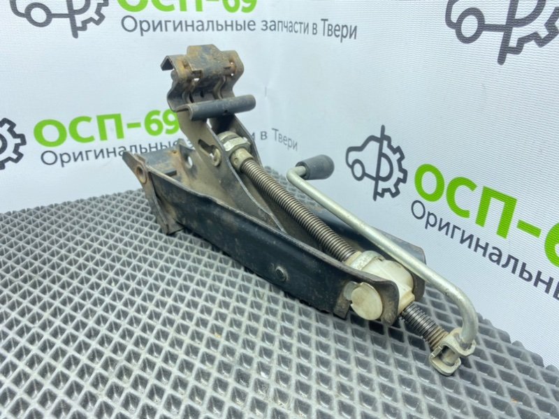 Домкрат, 1600 рублей, Тверь