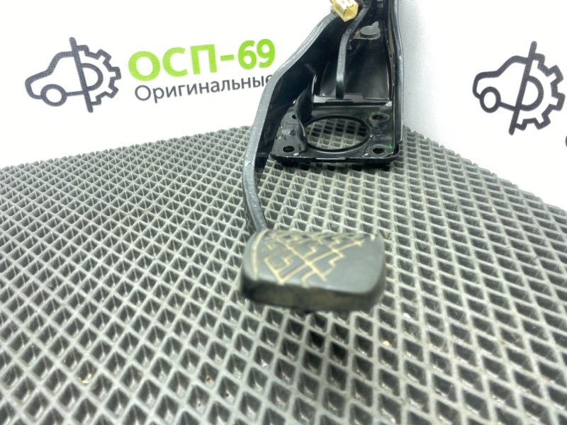 Педаль тормоза, 500 рублей, Тверь