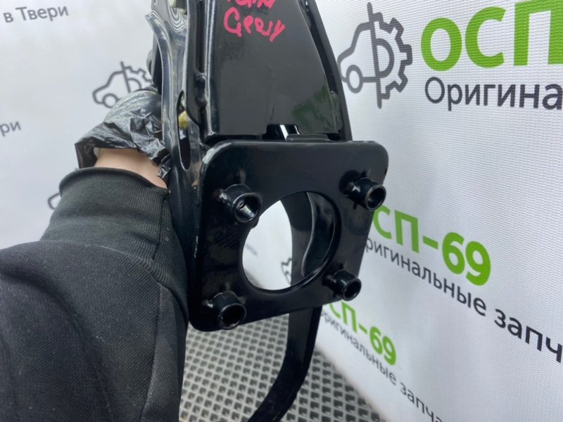 Педаль тормоза, 500 рублей, Тверь