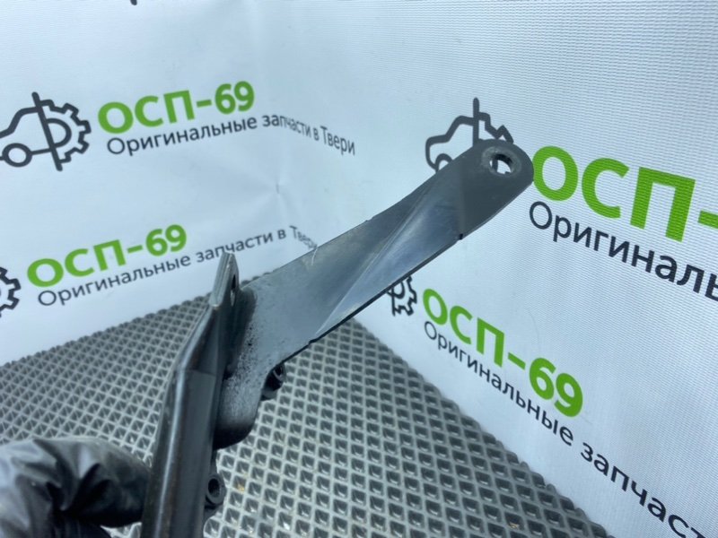 Кронштейн компрессора кондиционера, 700 рублей, Тверь