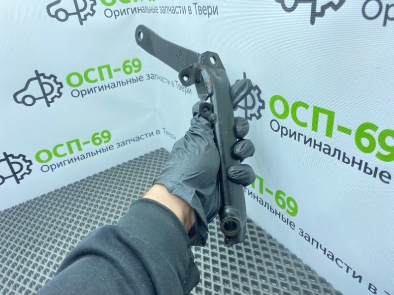 Кронштейн компрессора кондиционера, 700 рублей, Тверь