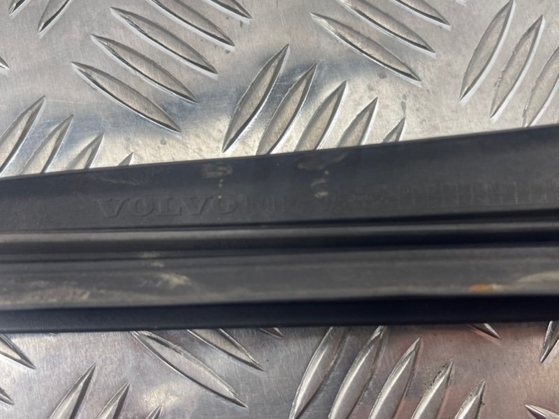 Молдинг лобового стекла, 1800 рублей, Тверь