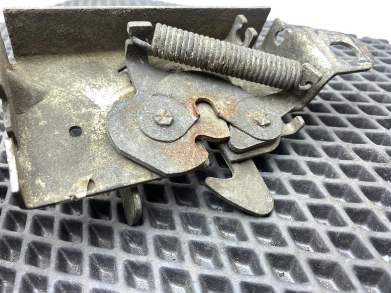 Замок капота, 700 рублей, Тверь