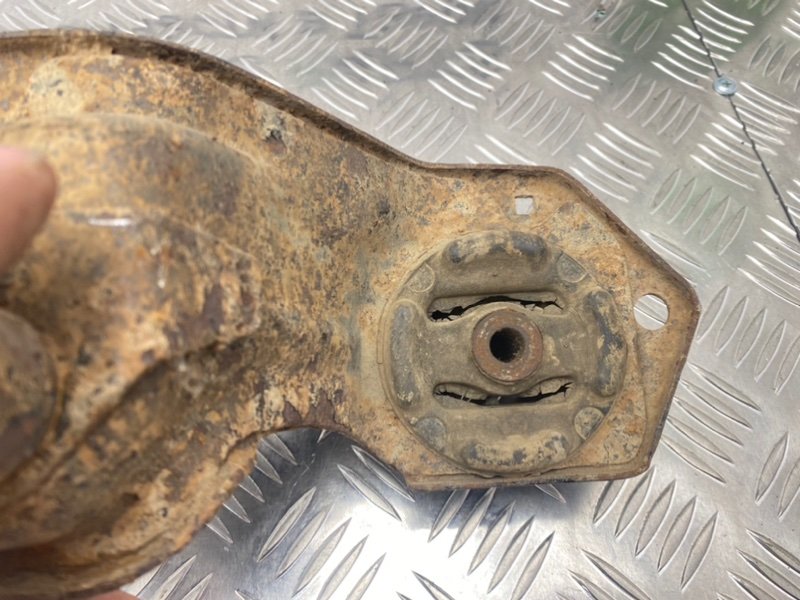 Кронштейн редуктора, 500 рублей, Тверь