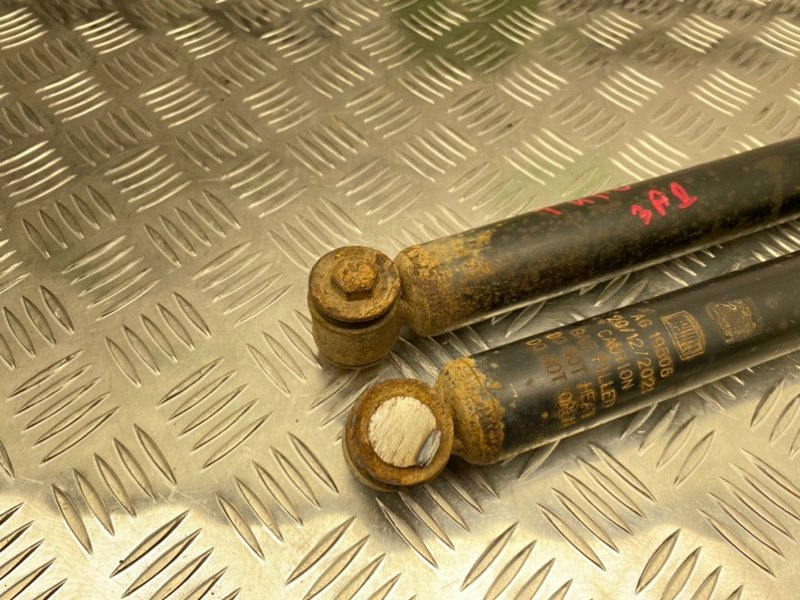 Амортизаторы, 1400 рублей, Тверь